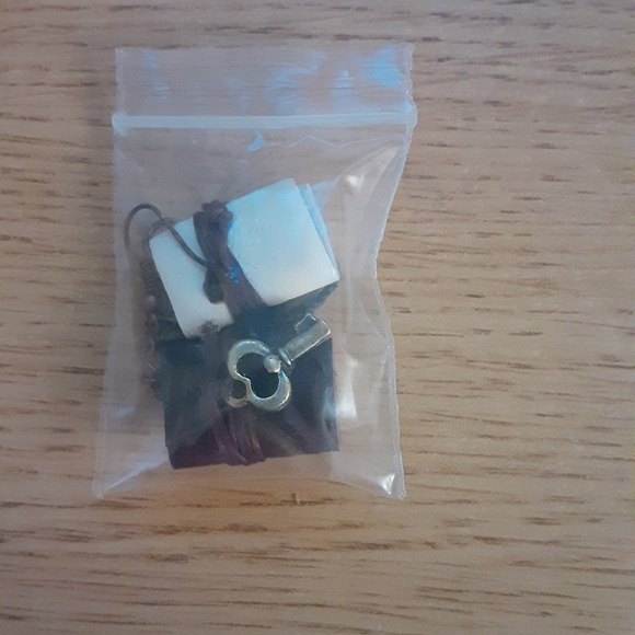 Book Earrings - Picture 3 of 6